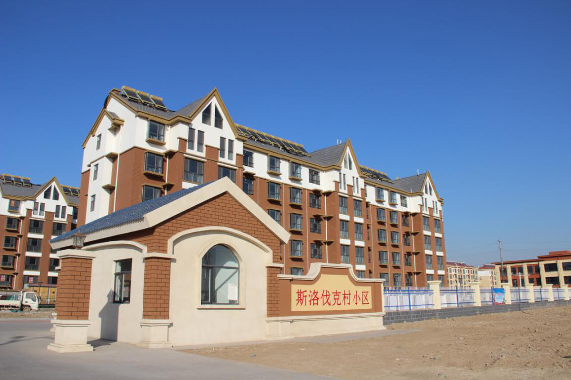 超燃：山東新佳外墻質感真石漆入駐河北斯洛伐克小區(qū)